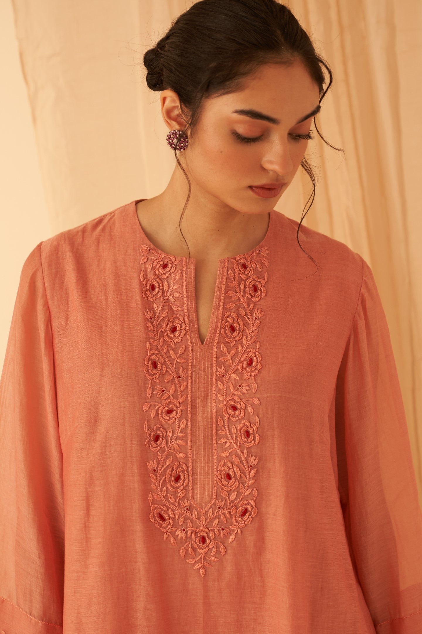 Peach Chanderi floral embroidered with katha work kurta paired with pant & organza dupatta