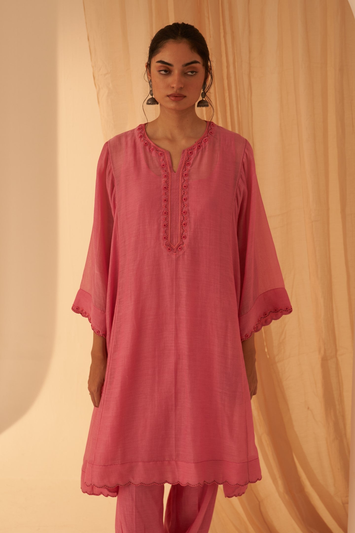 Pink Chanderi bullion work embroidered & running stitched kurta paired with pant & organza dupatta