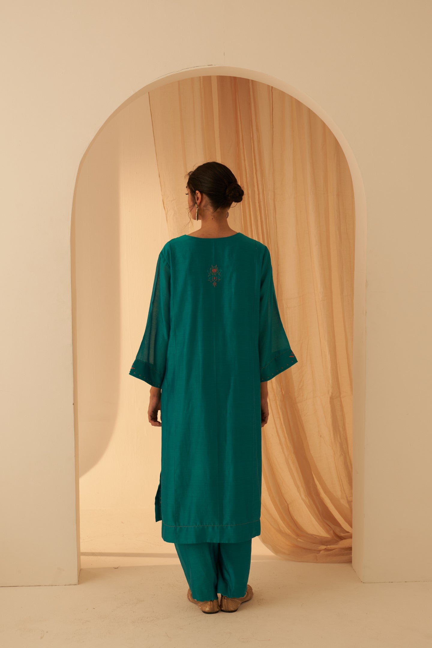 Turquoise chanderi zari, resham zardozi work kurta paired with pant & organza dupatta