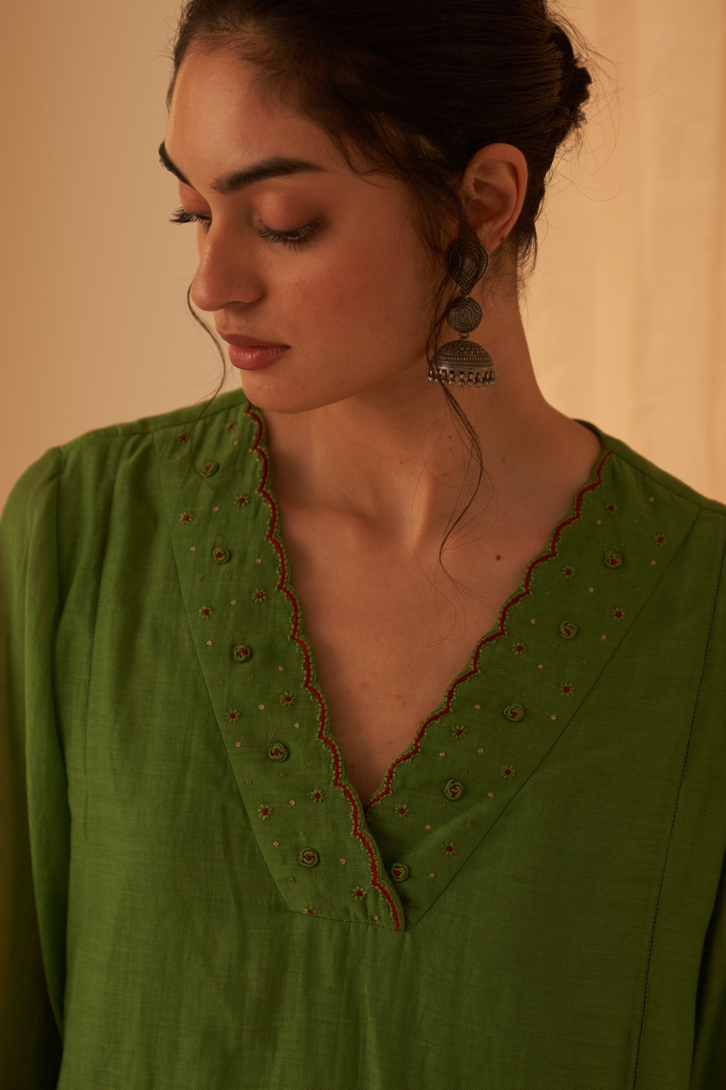 Green chanderi Bullion work embroidered kurta paired with pant & organza dupatta