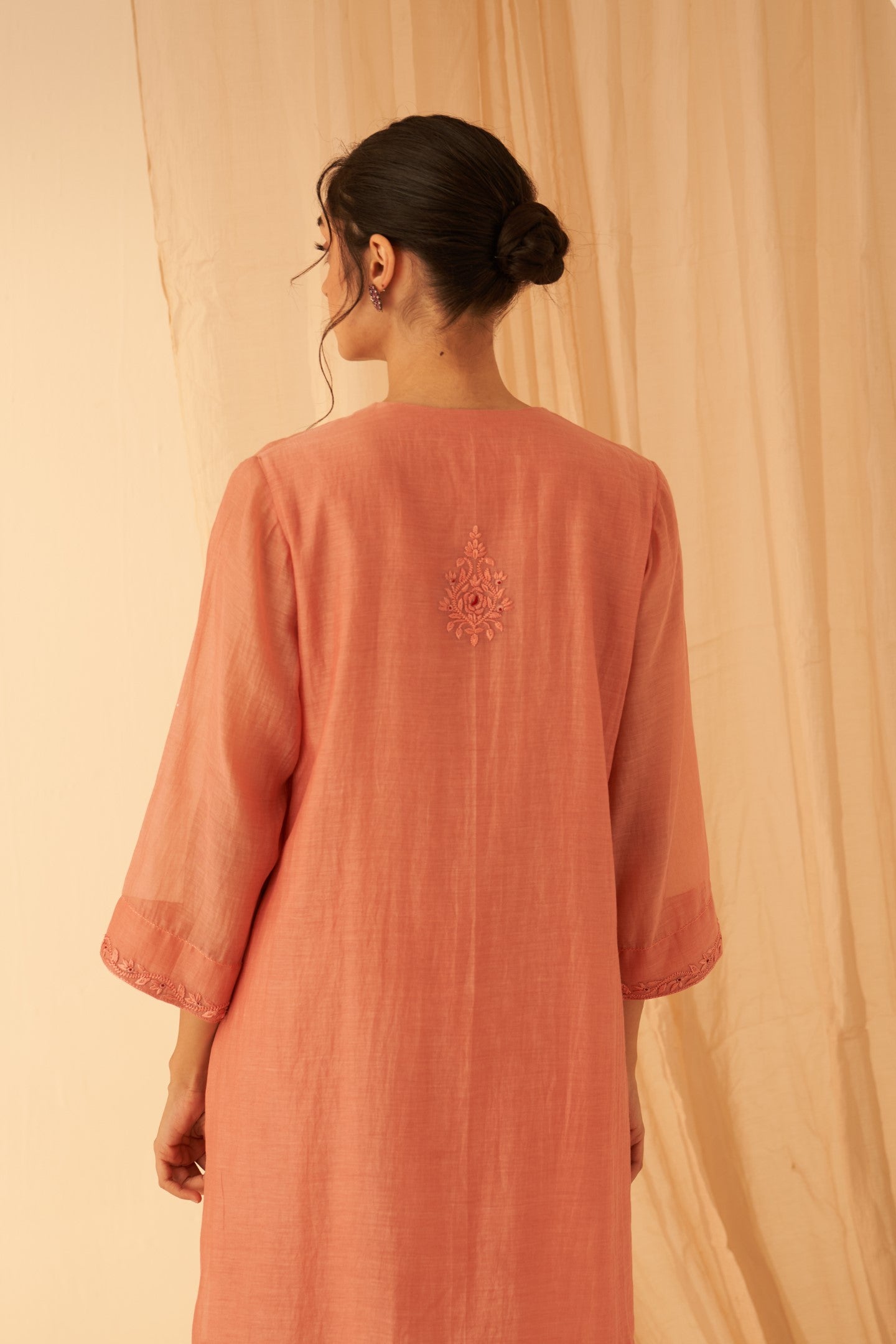 Peach Chanderi floral embroidered with katha work kurta paired with pant & organza dupatta