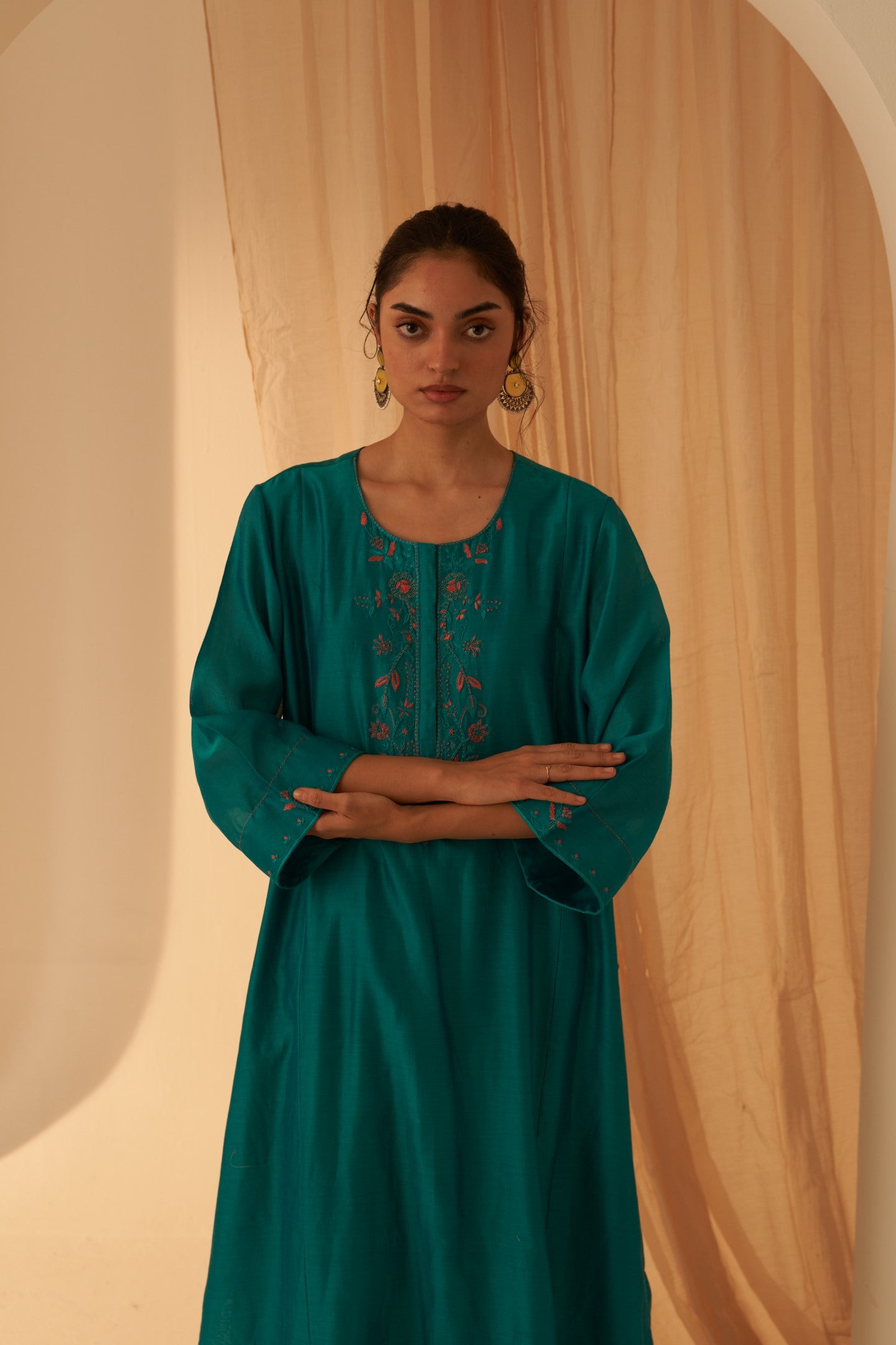 Turquoise chanderi zari, resham zardozi work kurta paired with pant & organza dupatta