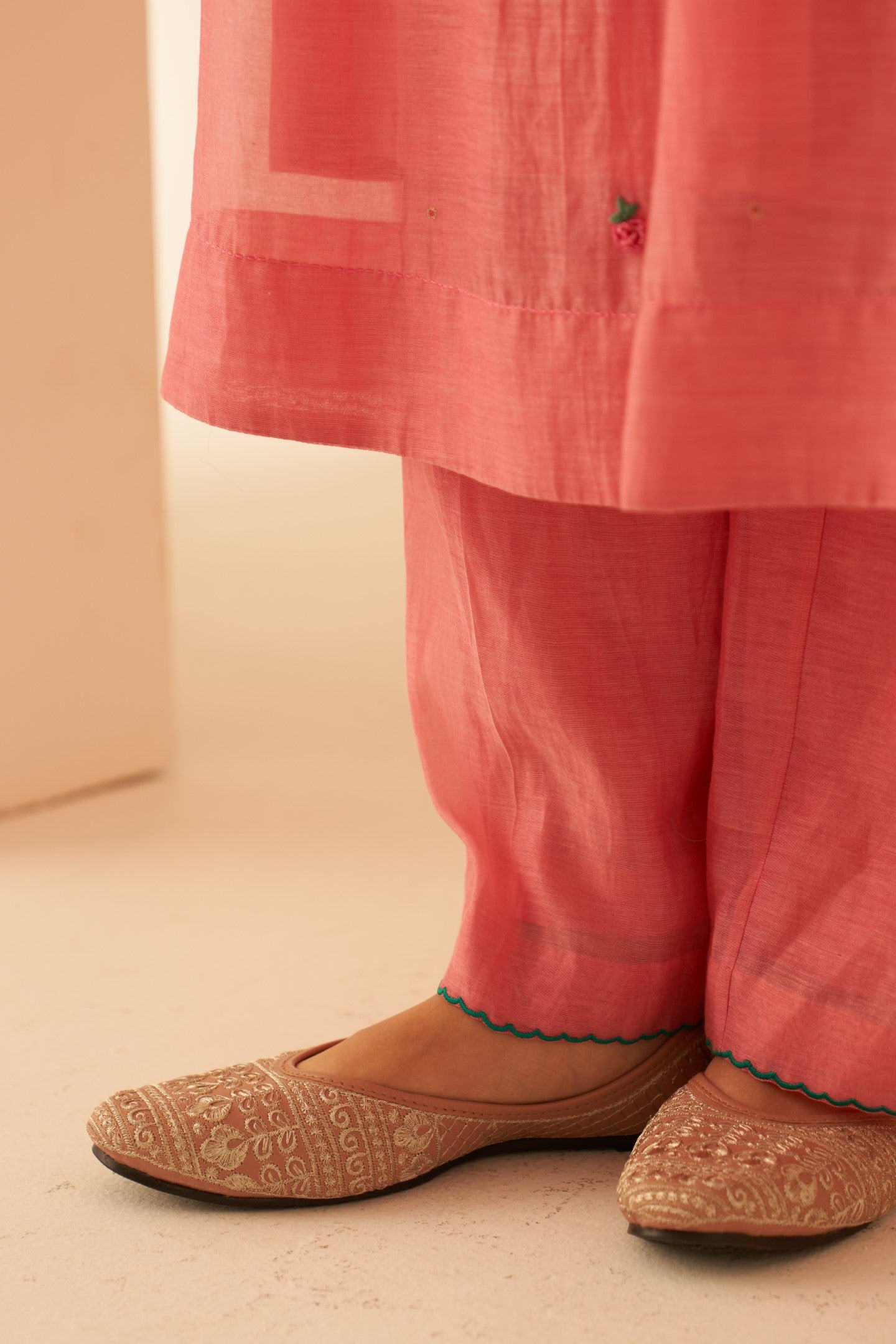 Pink Chanderi bullion work embroidered, scalloped sleeves kurta paired with cotton slip pant & organza dupatta