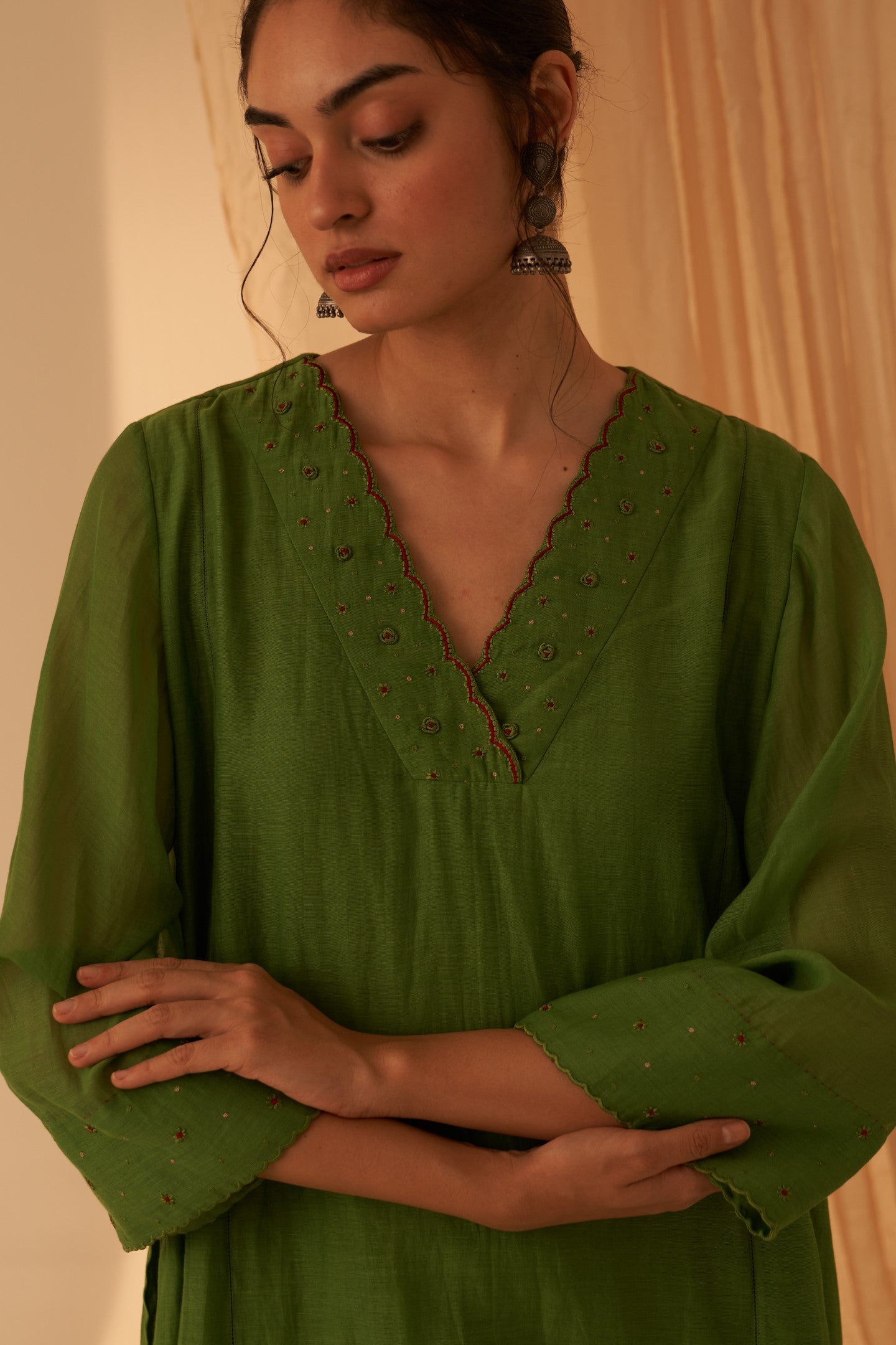 Green chanderi Bullion work embroidered kurta paired with pant & organza dupatta