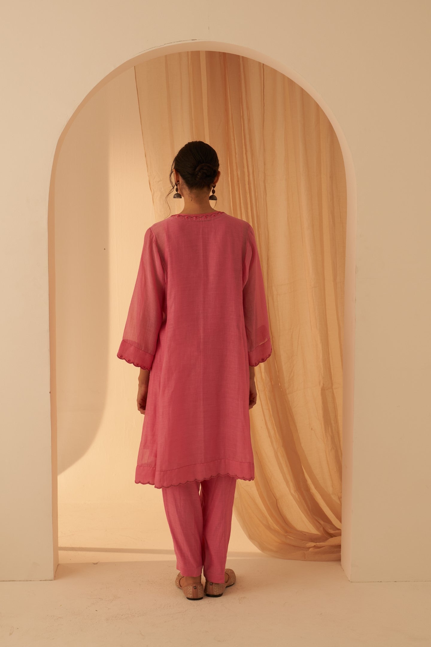 Pink Chanderi bullion work embroidered & running stitched kurta paired with pant & organza dupatta